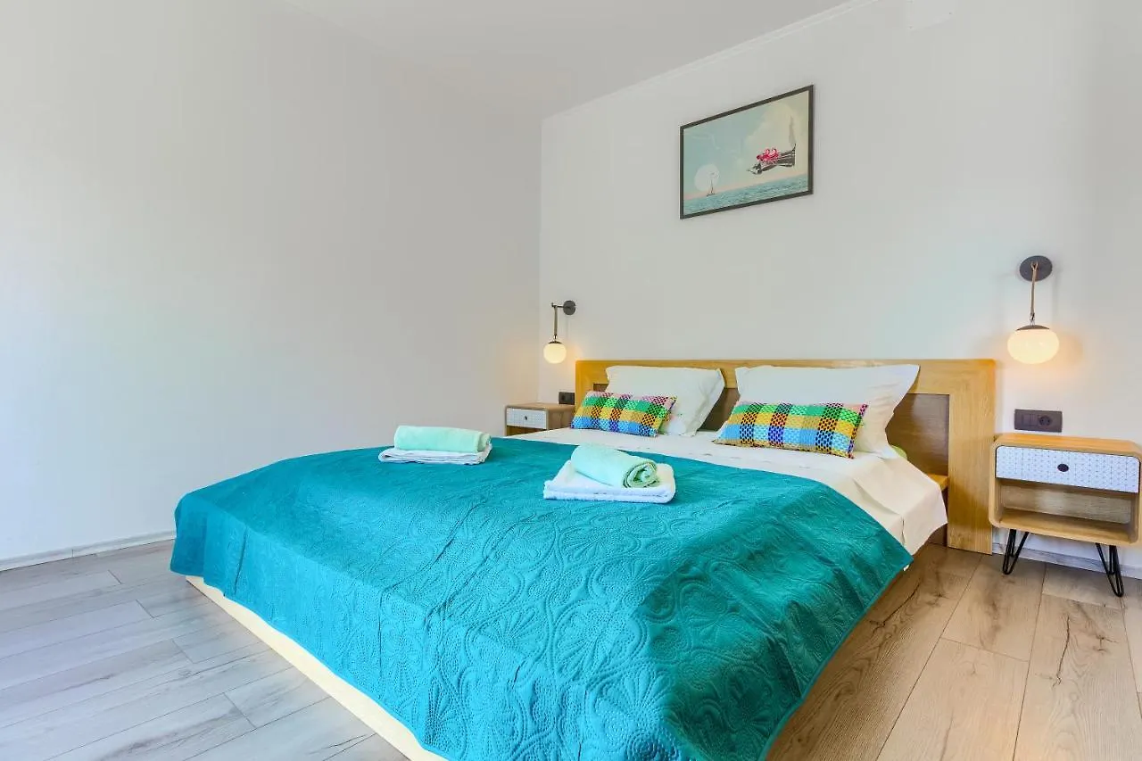 Uma - Design Apartment With Big Terrace Kastela
