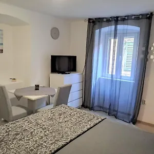 Lola Apartament