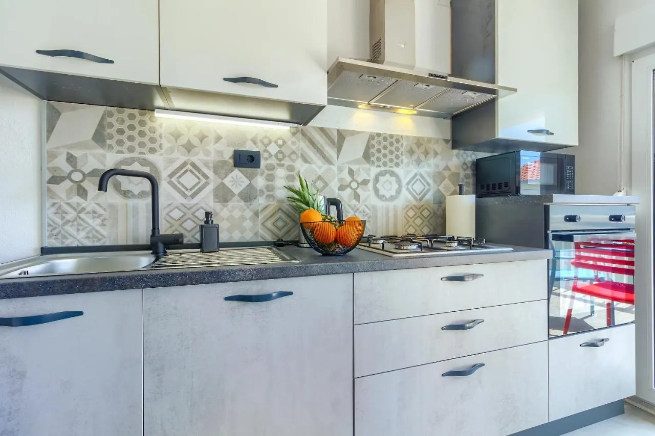 Uma - Design Apartment With Big Terrace קרואטיה