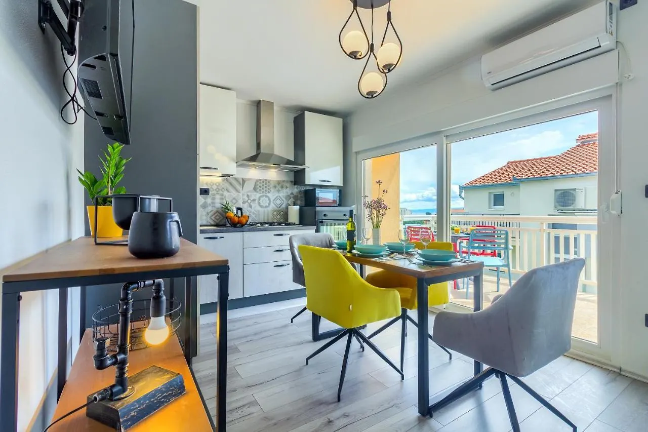 Uma - Design Apartment With Big Terrace  Kaštela