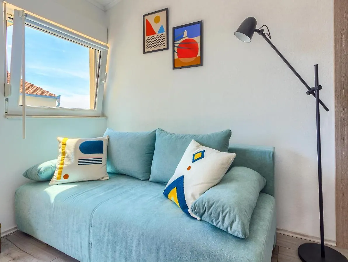 Uma - Design Apartment With Big Terrace Kaštela